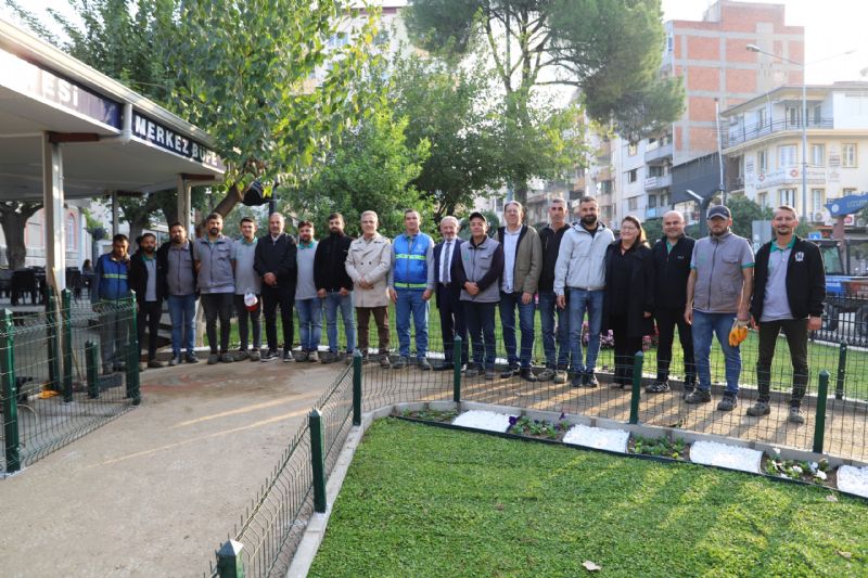 Başkan Ertuğrul Tetik sabah mesaisine sahada başladı