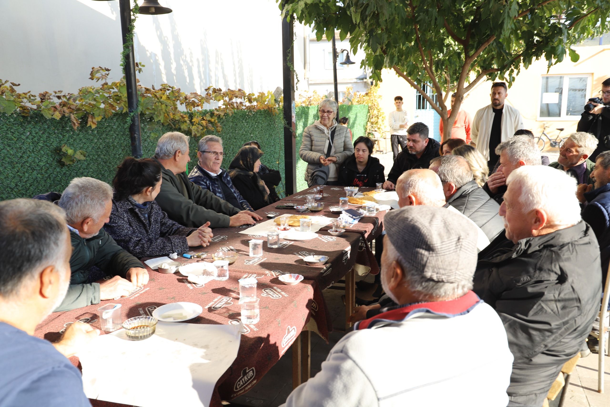 NAZİLLİ BELEDİYESİ YEŞEREN TOPRAKLAR PROJESİ İLE 5 BİN AĞAÇ FİDANI DAĞITTI