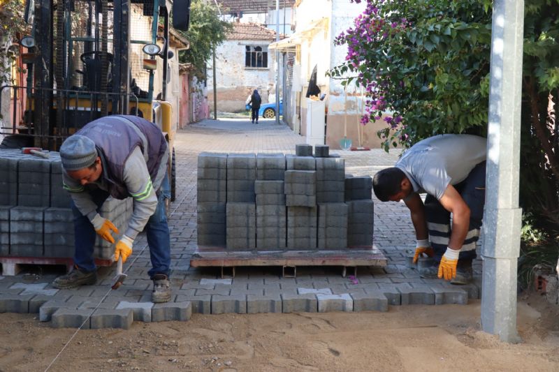 Nazilli Belediyesi Çapahasan’da yolları yeniliyor