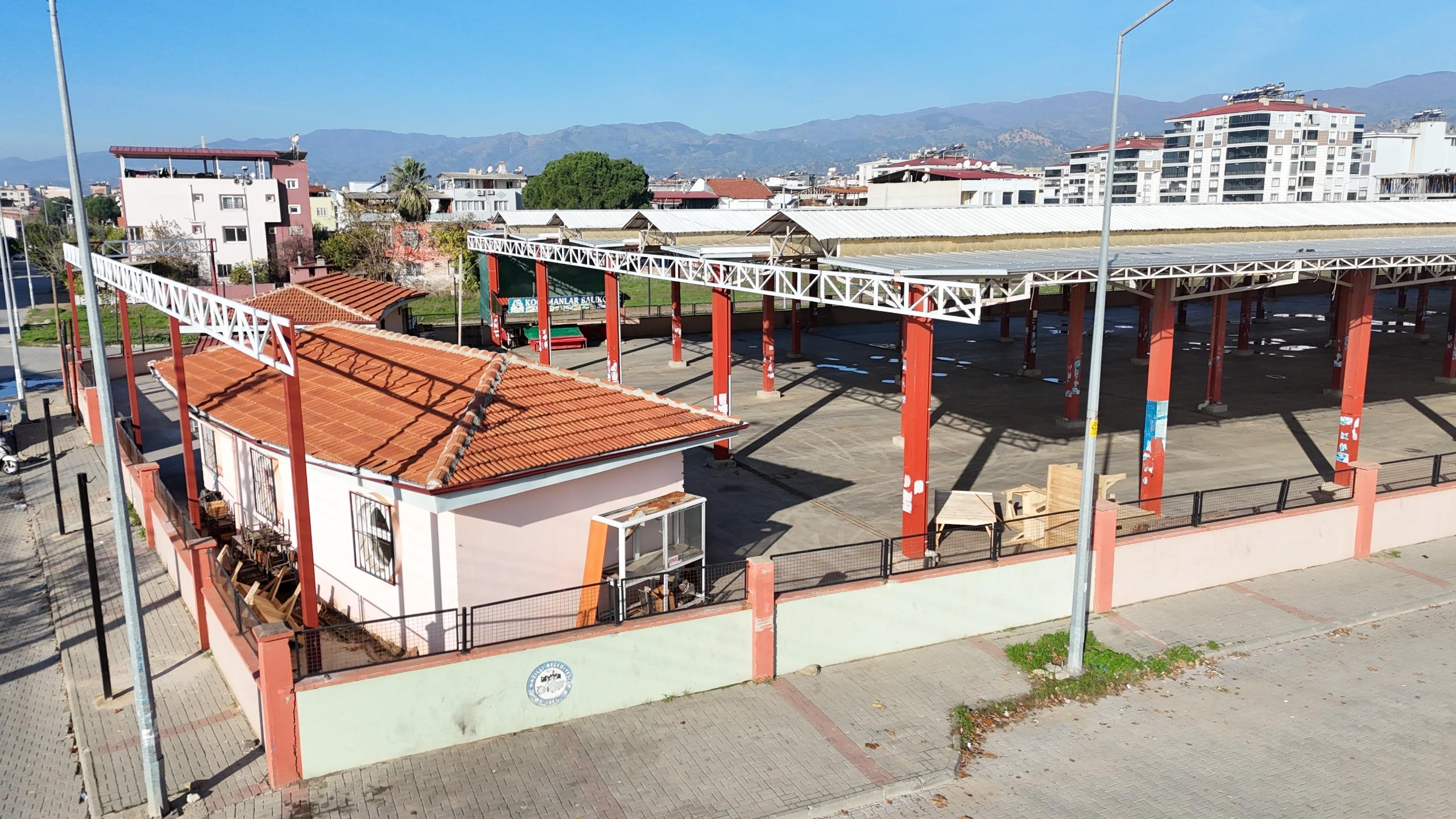 Şirinevler Pazaryeri’nde esnafın talebi yerine getirildi