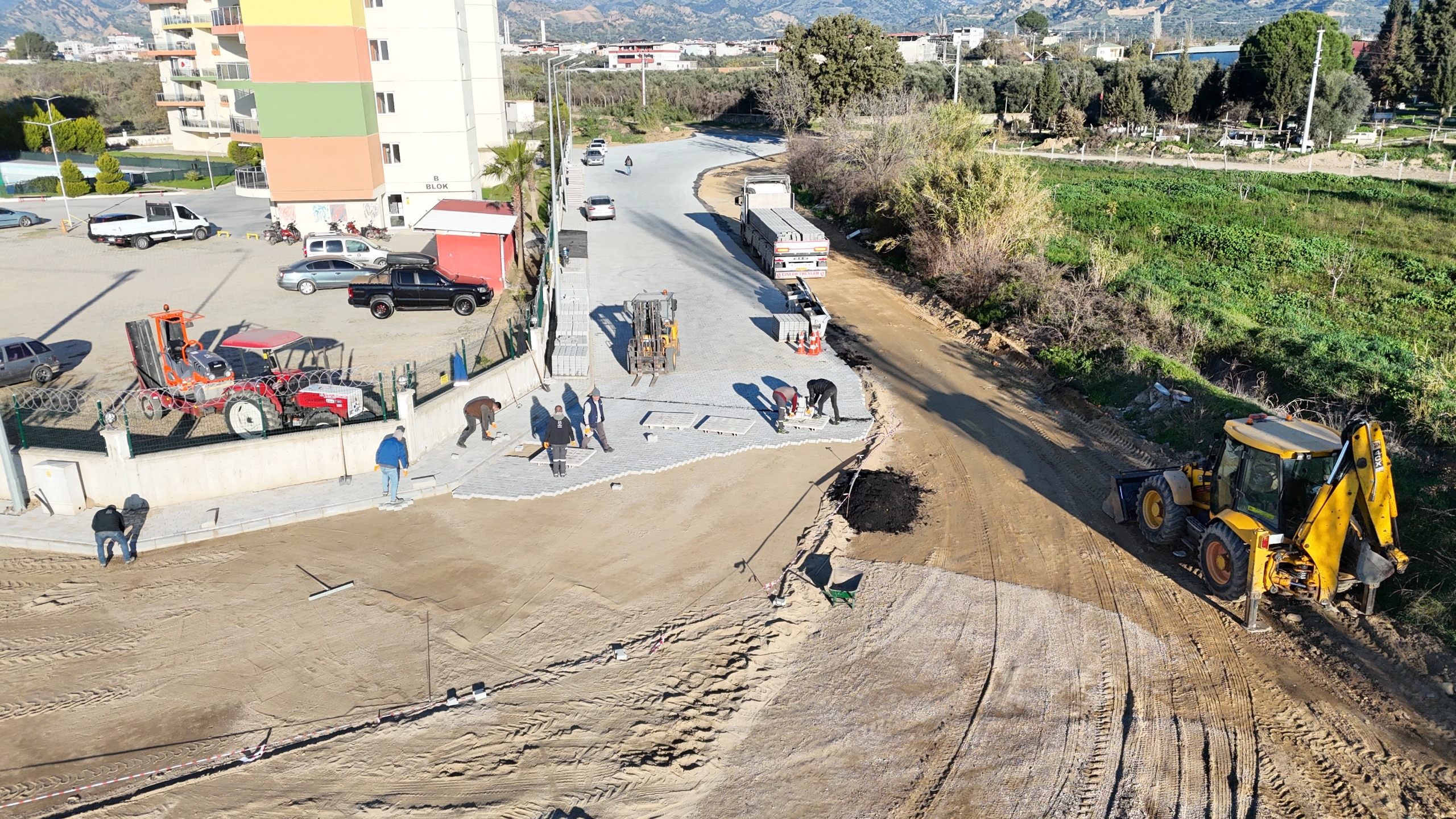 Nazilli Belediyesi’nden Yeşil Mahalle’ye 5 bin metrekarelik yol yatırımı