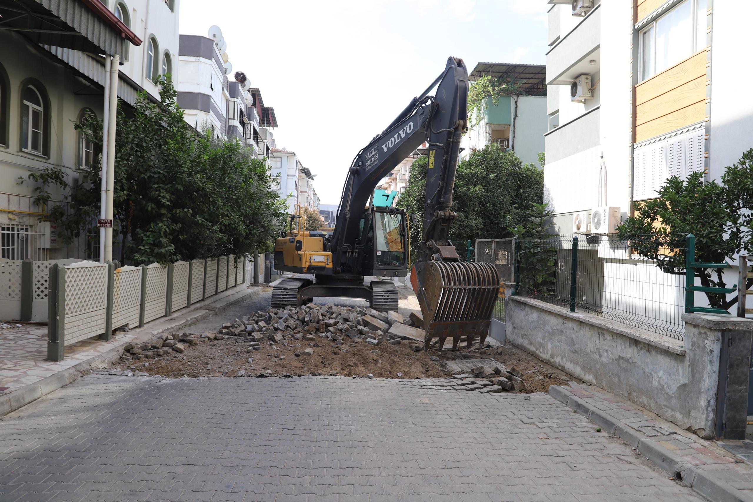 NAZİLLİ BELEDİYESİ TÜM YOLLARI YENİLEMEKTE KARARLI