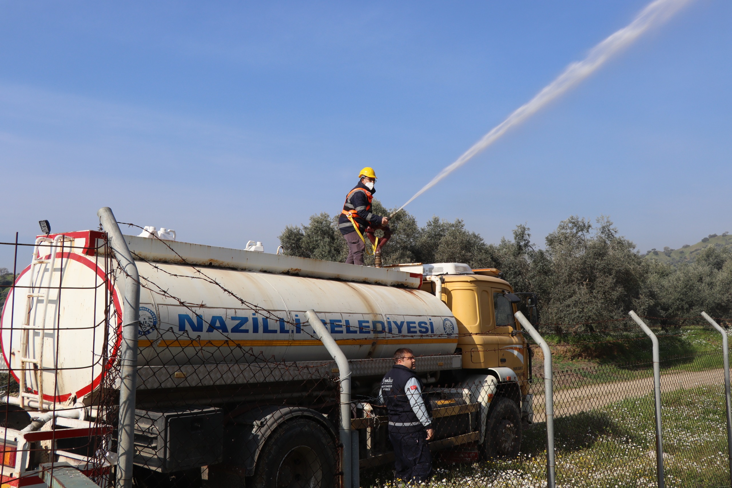 Nazilli Belediyesi sivrisinek ve haşereyle mücadeleye kesintisiz devam ediyor